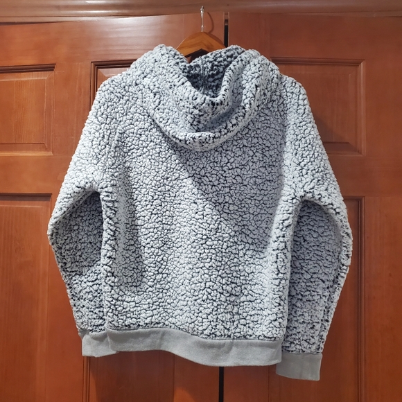 Pink Victoria's Secret Sherpa - Picture 4 of 5